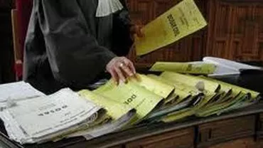 Procuror de la Parchetul Judecătoriei Olteniţa, prins când lua mită 5.000 de euro