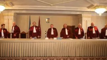 Sesizarea PDL, respinsă. CCR: Hotărârea de înființare a unei comisii pentru referendum e constituțională