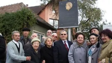 Dumitru Prunariu a fost omagiat de consătenii săi printr-o plăcuță comemorativă: „Eu am zis că e prematur, alţii au zis că e timpul deja”