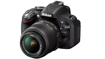 Nikon a lansat D5200: un aparat dedicat iubitorilor de artă fotografică