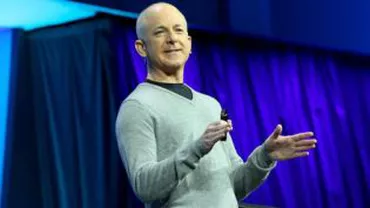 Demisie la nivel înalt la Microsoft: Șeful Windows părăsește compania la scurt timp după lansarea noului sistem de operare Windows 8