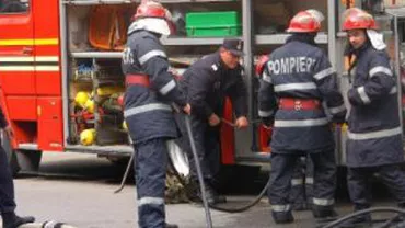 Explozie într-un bloc din Bumbești Jiu: Trei persoane au ajuns la spital cu arsuri