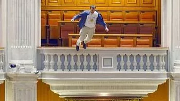 Adrian Sobaru, regrete după ce a sărit de la balconul Parlamentului: "M-am aruncat în cap degeaba!"