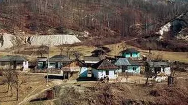 Caz fără precedent: O familie din Arad a câștigat în instanță suprafața unui întreg sat și dorește evacuarea localnicilor