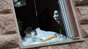 Scandal cu bâte și arme albe în Harghita: Peste 40 de persoane duse la Poliție