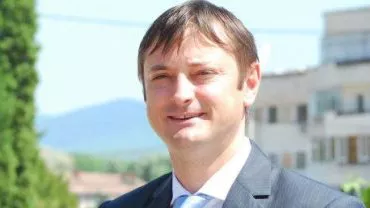 Parlamentar dator la prostituate: Un deputat PNL din Bacău, unul din beneficiarii rețelei condusă de Andreea Marta