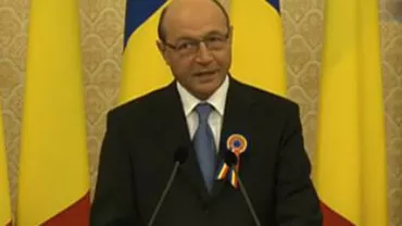 Traian Băsescu: Ziua Națională ne surprinde dezbinați la nivelul clasei politice, dar societatea românească nu trebuie să urmeze rupturile din politică