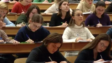 Guvernul le dă liber studenților pe 10 decembrie pentru a putea participa la scrutinul parlamentar