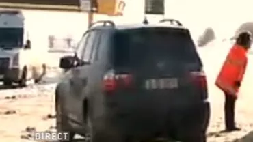 Olt: Sute de șoferi înzăpeziți și-au abandonat mașinile în zăpadă și caută adăpost