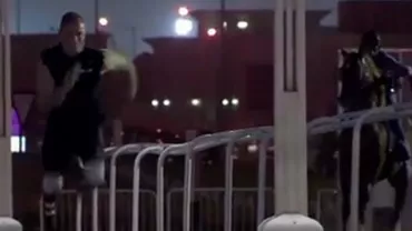 Cursa fabuloasă dintre campionul paralimpic Oscar Pistorius și un cal pur-sânge arab! (VIDEO)