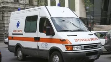 Bacău: Fată de 14 ani, accidentată pe o trecere de pietoni de un şofer care a trecut pe roşu