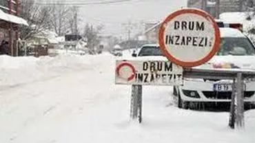 Circulația pe 12 drumuri naționale a fost întreruptă. Pe alte cinci, traficul se desfășoară îngreunat