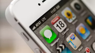 Apple înregistrează un nou record de vânzări la iPhone 5