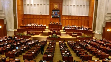 Camera Deputaților a început ședința de validare: Deputații depun jurământul în Parlament