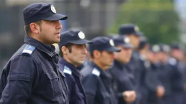 Aproximativ 11.300 de poliţişti și 2.200 de jandarmi vor asigura ordinea în perioada Crăciunului