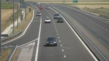 Peste 100 de agricultori din Nădlac, protest în stradă cu tractoarele