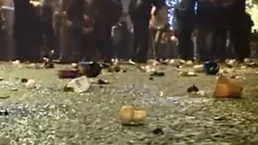 Noapte albă pentru firmele de salubrizare: Petrecăreții de Revelion au lăsat în urma lor mormane de gunoaie