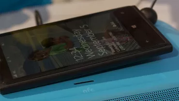 Nokia renunță la policarbonat în favoarea aluminiului pentru noile Windows Phone