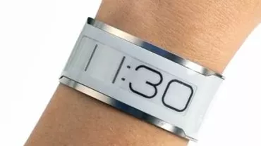 A fost lansat cel mai subțire ceas de mână din lume: CST-01 are o grosime de 0,8 mm