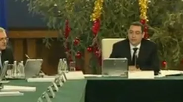 Victor Ponta: Vom reduce la jumătate numărul funcțiilor de conducere din aparatul central