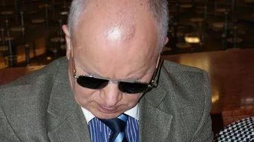 Un profesor clujean surdo-mut şi rămas fără vedere de la 2 ani a lansat un roman autobiografic