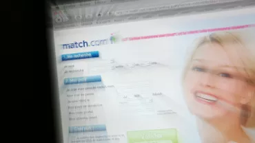 Site de matrimoniale dat în judecată după ce o întâlnire facilitată de site putea să se termine cu o crimă: Vezi sumele cerute ca despăgubire