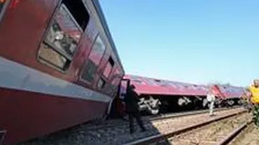 Neamț: Un tren a lovit un tir la o trecere de cale ferată