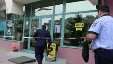 Hoții de la Banca Raiffeisen, prinși de polițiști: Bărbații și-au recunoscut vinovăția