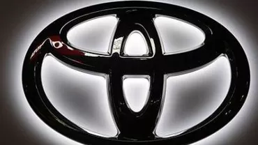 Toyota recheamă în service peste 1,1 milioane de maşini