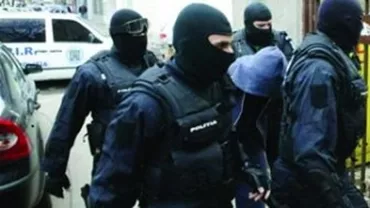 Percheziții în Prahova, fiind vizate persoane care fac contrabandă cu țigări