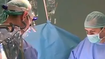 Iași: O femeie a intrat în comă după ce a suferit o operație de augmentare a sânilor