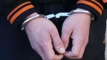 Tânăr din Vaslui, condamnat la 7 ani de închisoare după ce a violat o fată de 14 ani pe un mormânt