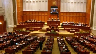 Cererea de reexaminare privind statutul parlamentarilor va fi dezbătută în plen comun pe 7 februarie