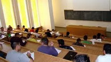Percheziţii în 8 judeţe la Universitatea "Vasile Goldiş", într-un dosar privind diplome false