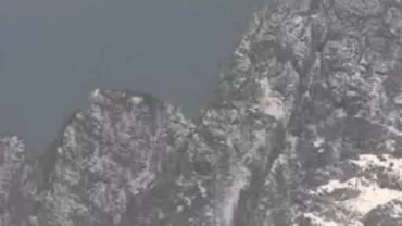 Risc de avalanșă în Munții Bucegi: Trei pârtii din stațiunea Sinaia, închise