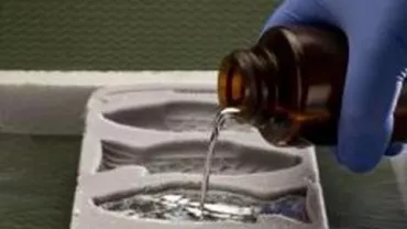 Un tânăr a fost prins de polițiști când încerca să vândă un kilogram de mercur în Timișoara