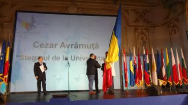 Implicarea politicului în protestele din 2012: Stegarul din Piața Universității, premiat de PNL