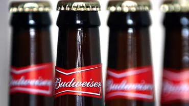 Producătorul de bere Budweiser, dat în judecată pentru etichetare falsă privind nivelul de alcool