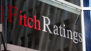 Fitch a retrogradat ratingul Italiei cu o treaptă, din cauza incertitudinilor politice