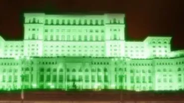 Inițiativă românească de ziua națională a Irlandei: Palatul Parlamentului s-a colorat în verde