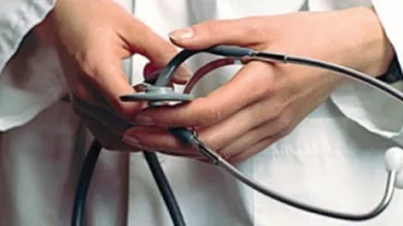 Medic ginecolog din Craiova, prins în flagrant în timp ce primea mită de la două paciente care aveau nevoie de chiuretaj