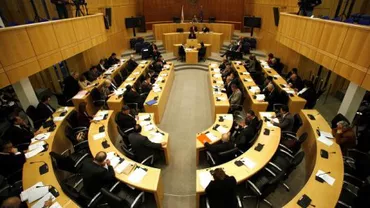 Parlamentul din Cipru votează planul de salvare european, după solicitarea fără precedent a UE