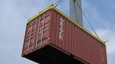 Mărfuri contrafăcute de peste 200.000 de euro, confiscate de vameşi în Portul Constanţa Sud - Agigea