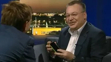 Șeful Nokia a izbit un iPhone de podea în timpul unei emisiuni televizate în Finlanda (VIDEO)