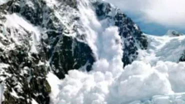 Argeș: Risc de avalanșă în următoarele zile pentru șoselele care străbat zona montană