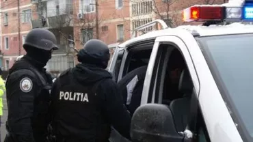 Percheziții în București la membrii unei grupări specializate în spălare de bani