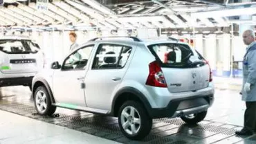 Angajații fabricii Renault România sunt plătiți de două ori mai bine decât cei din fabrica din Maroc