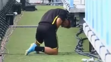Mario Gotze, filmat în timp ce urina pe teren, la antrenamentul Borussiei Dortmund în Liga Campionilor (VIDEO)