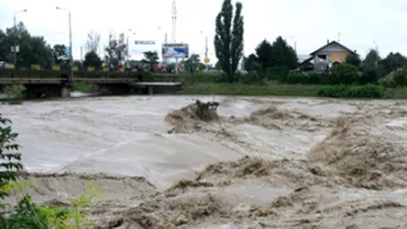 Cod Portocaliu de inundații în Satu Mare, Bihor și Dolj. Avertizarea, valabilă până la ora 20:00