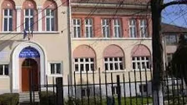 Anchetă de amploare în Craiova: Elevi care se filmau făcând sex în școală, ridicați de DIICOT